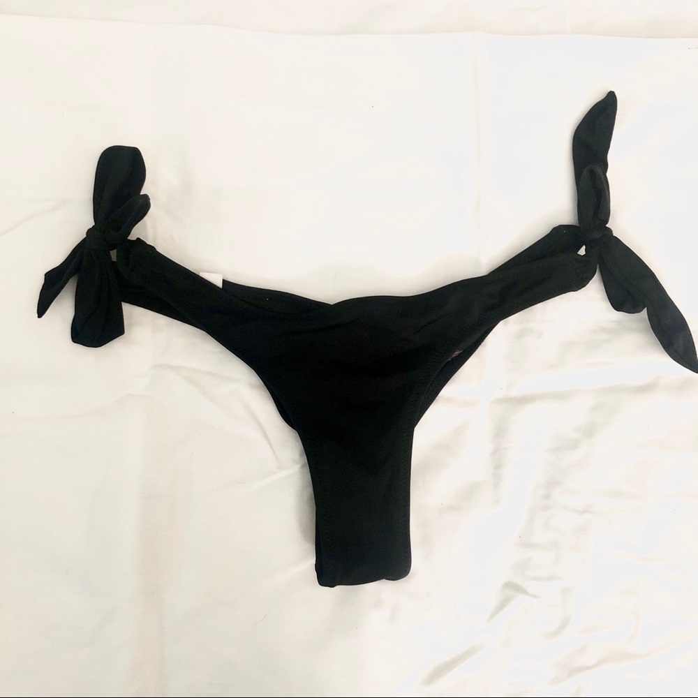 🆕 Victoria’s Secret Itsy Bottoms